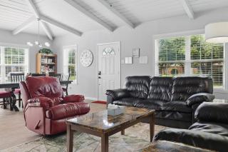 Charming 3Bed 2Bath Hidden Gem w Yard Sleeps 6 - Richardson - 3