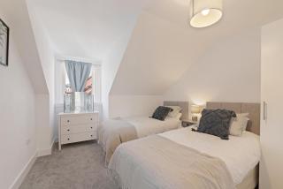 Modern town centre apartment - Bishops Stortford - 3
