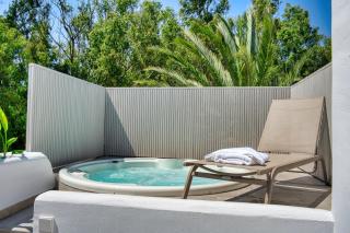 1081 Luxurious Beachfront Penthouse with private Jacuzzi - 9