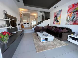 Luxury, Boutique Two-Bedroom Modern Townhouse with Golf Views - Arona - 5