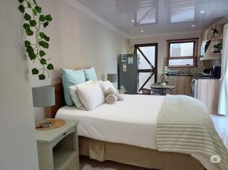 Stylish Studio in Tableview Stay with Pool Access - Cidade Do Cabo - 0