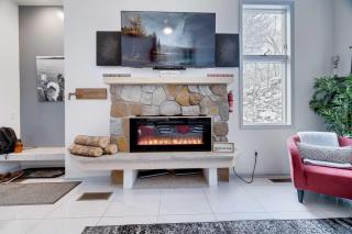 Husky Hideaway-hot Tub, 1 Mile Lake & Ski - Lake Harmony - 4