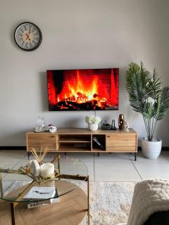 Luxury 1-Bedroom Apartment in Fourways-Sandton with FREE Gym, swimming Pool and Restaurant - Sandton - 6