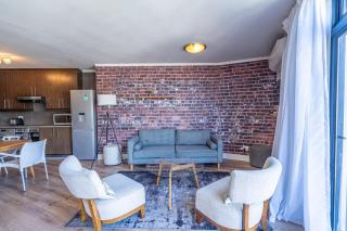 Stylish Docklands Stay in De Waterkant - 1