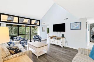 Relax in Style Walk to Beach from Treetops Villa - Hilton Head Island - 0