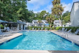 Relax in Style Walk to Beach from Treetops Villa - Hilton Head Island - 7