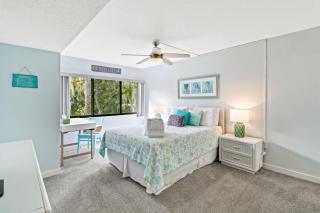 Relax in Style Walk to Beach from Treetops Villa - Hilton Head Island - 4
