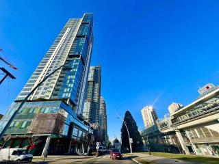 Metrotown busy area 1B1B - Burnaby - 9