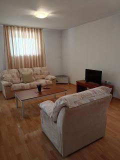 103 - Large 2 bed apartment - 2