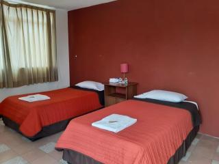 Suite Azalea, cocineta, baño privado, ubicación - Tepic - 9