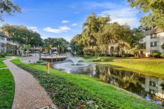 Walk to the Beach from Your Springwood Villa Retreat - Hilton Head Island - 3