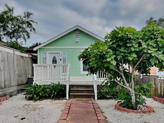 Sugar Shack Bungalow - Galveston - 0