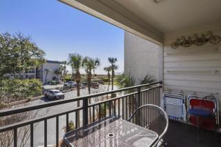 Seaside Villa with Ocean Views & Balcony Bliss - Hilton Head Island - 4