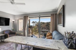 Soak Up the Ocean Air Seaside Villa Stay Near the Sand - 2