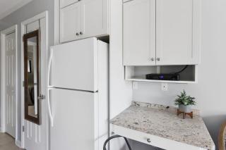 Soak Up the Ocean Air Seaside Villa Stay Near the Sand - 1