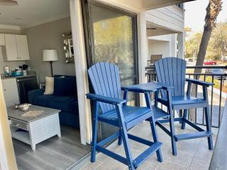 Seaside Villa with Ocean Peeks & Balcony Breezes - Hilton Head Island - 5