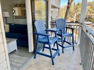Seaside Villa with Ocean Peeks & Balcony Breezes - Hilton Head Island - 6