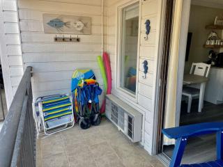 Seaside Villa with Ocean Peeks & Balcony Breezes - Hilton Head Island - 4