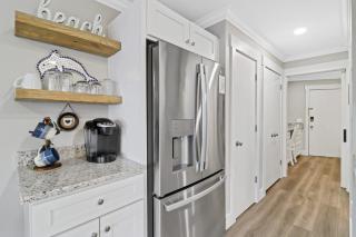 Seaside Villa with Ocean Peeks & Balcony Breezes - Hilton Head Island - 1