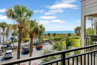 Partial Oceanfront Paradise Seaside Villa Balcony Views - Hilton Head Island - 9