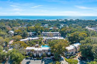Stylish Beach Retreat Walk to the Sand from Beach Club Villa - Hilton Head Island - 7