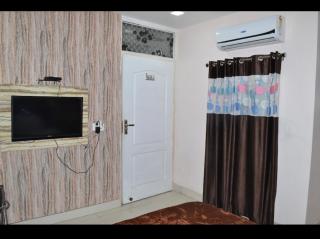 KD Hotel Budaun - Jāmb - 0