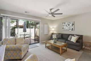 Coastal Charm & Convenience Beach Club Villa Near the Shore - Hilton Head Island - 9