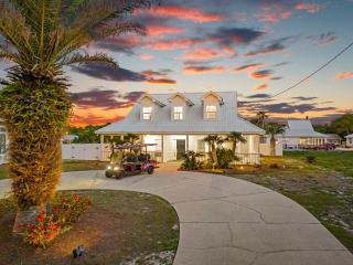Palm Royale by Travel Life Vacations - 0