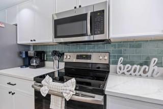 Fresh & Modern Villa by the Sea Beach Club Getaway - Hilton Head Island - 2