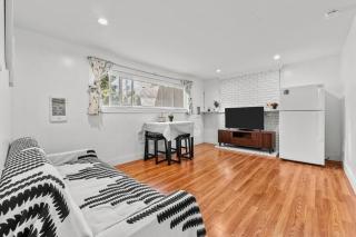 Cozy 2BR Suite Near White Rock Beach - Surrey - 3