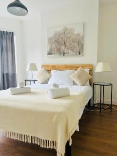 Hospital Gem! 3 beds, high speed wifi, dedicated workspace, private parking - Southampton - 9