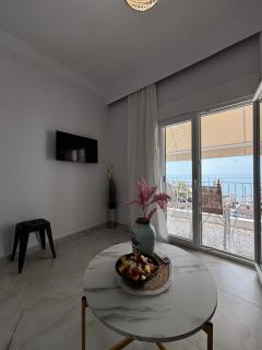 SeaZen Beach Front Suites - Nea Kallikratia - 5