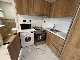 1 Bed Junior near Cleveland and Galleria Mall - Abu Dhabi - 1
