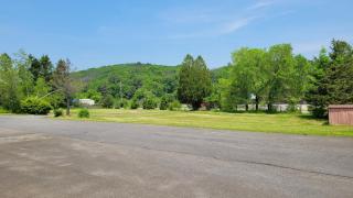 Elm Tree Motel - Craryville - 9