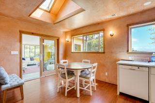 Near Golf, Trails and Parks Lush Pinole Retreat - Pinole - 4