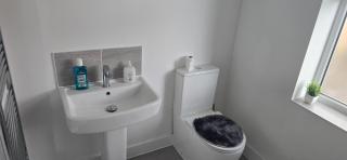 Lovely accomodation with free parking & WiFi - 1