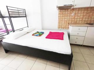 Acropolis views in Monastiraki square - 0