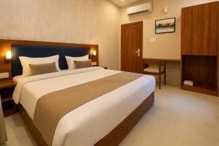 Hotel Mumbai House-LIG Behind CHL Hospital - 9