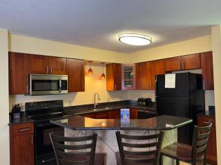 Put-in-Bay Poolview Condo #5 - Put-in-Bay - 3