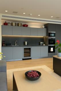 Stunning Luxury Apartment Amazing Views 3 Beds - Clooney Park - 2
