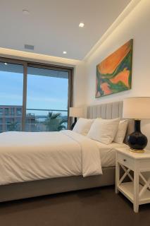 Stunning Luxury Apartment Amazing Views 3 Beds - Clooney Park - 1
