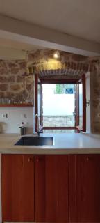 Authentic Stone House - Vis - 3