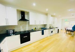 Easy Lodge Hounslow West - Farnham Royal - 0