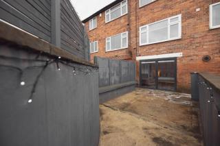 The Courtyard, Residence in Roundhay, Leeds - Roundhay - 4