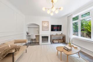 Modern 2-Bedroom Home in Bromley - Bromley - 7