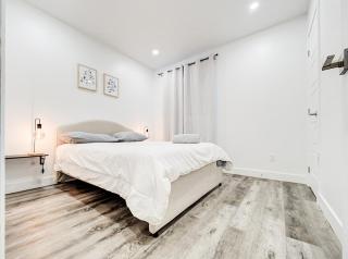 Spacious 4-Bdr Patio & Firepit 6 Min to Museum - Montréal - 9