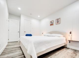 Spacious 4-Bdr Patio & Firepit 6 Min to Museum - Montréal - 3