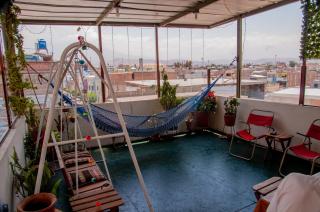 Hab baño compartido, 10 cdas Plaza de Armas, con terraza y vista a los volcanes - Arequipa - 0