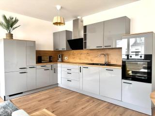 SuperHosts ZENTRUM - Parkplatz - TERRASSE - King-Bett - NETFLIX - 6