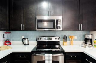 Large 2 Bed -2 Bath On Wilshire Corridor - S - 2